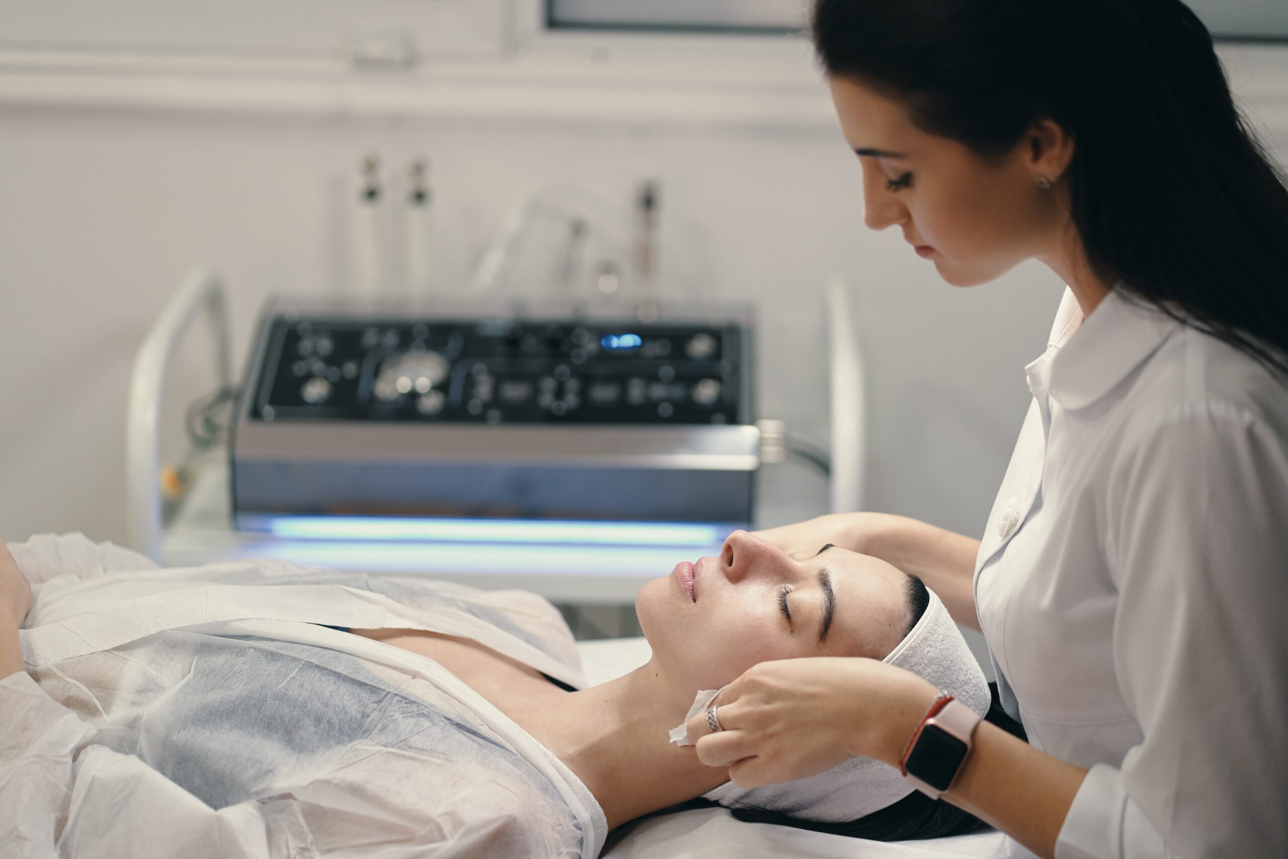 New Rules for Aesthetic Clinics: How to Stay Compliant with CQC – and How Swift Management Can Help